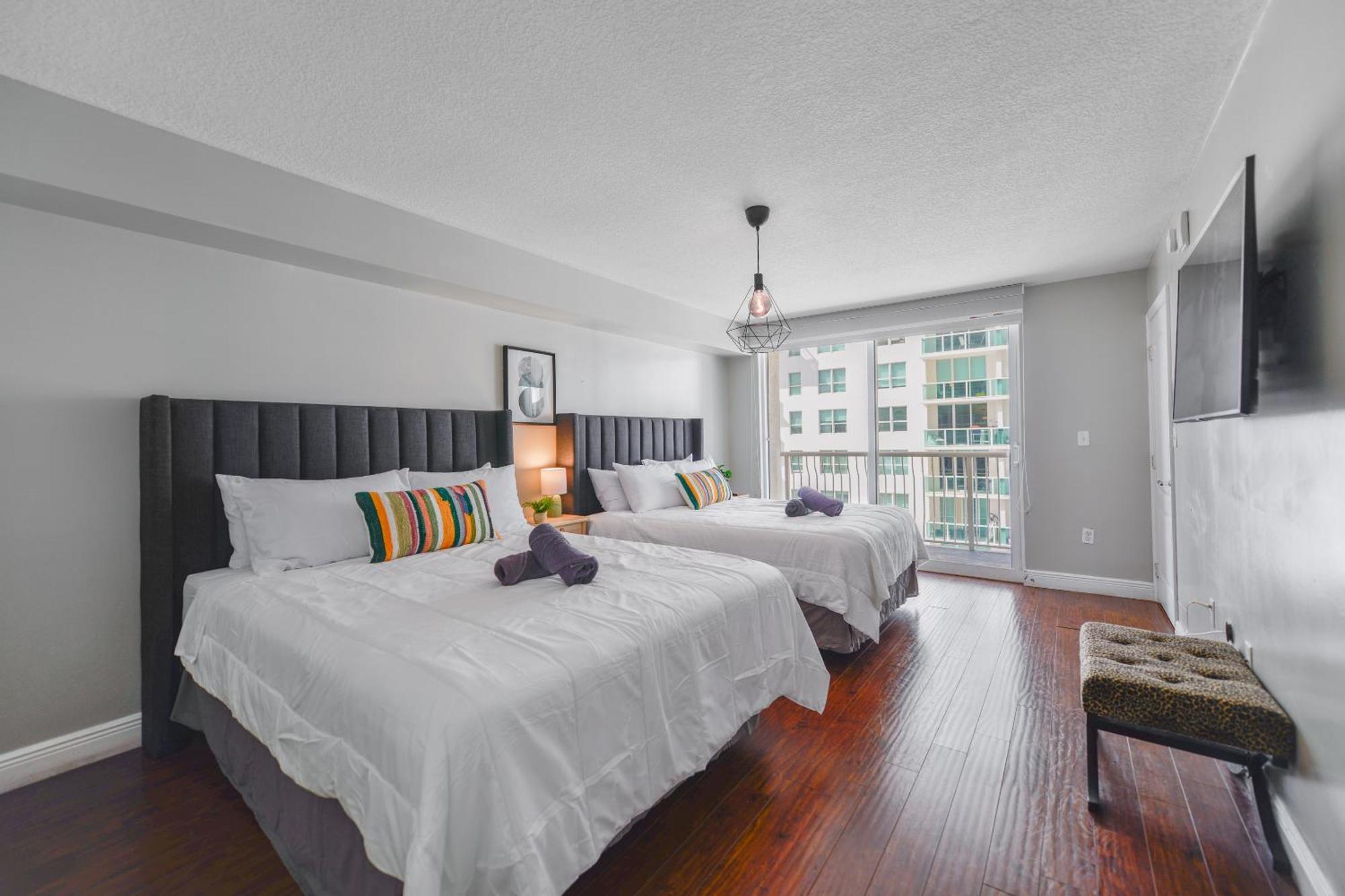 Amazing 3 Bedroom Condo At Brickell With Pool Miami Esterno foto