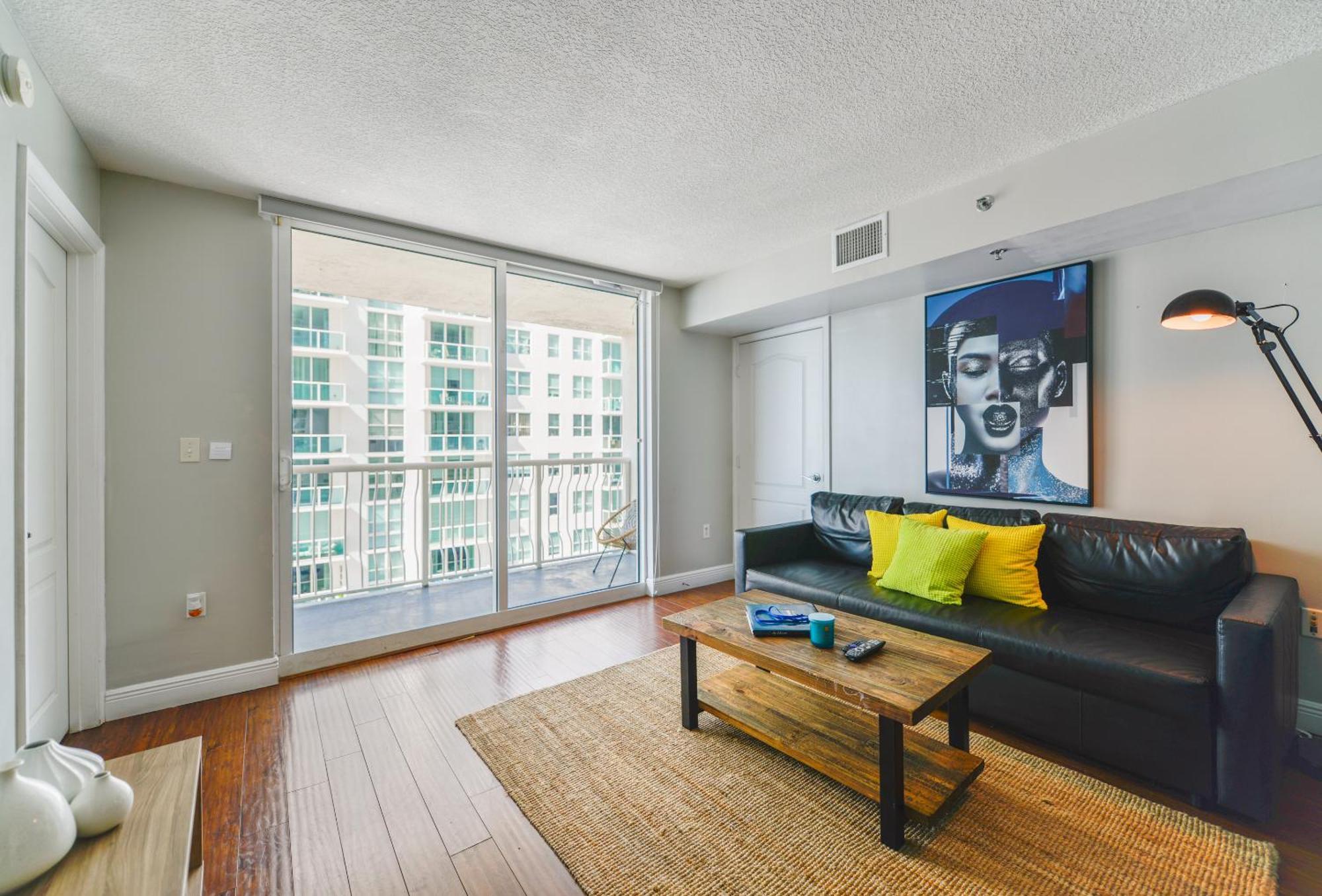 Amazing 3 Bedroom Condo At Brickell With Pool Miami Esterno foto
