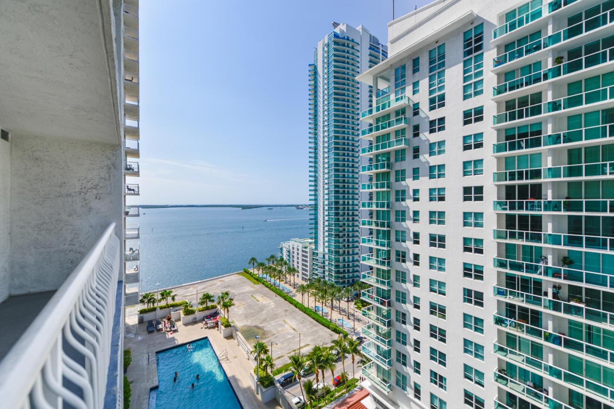 Amazing 3 Bedroom Condo At Brickell With Pool Miami Esterno foto