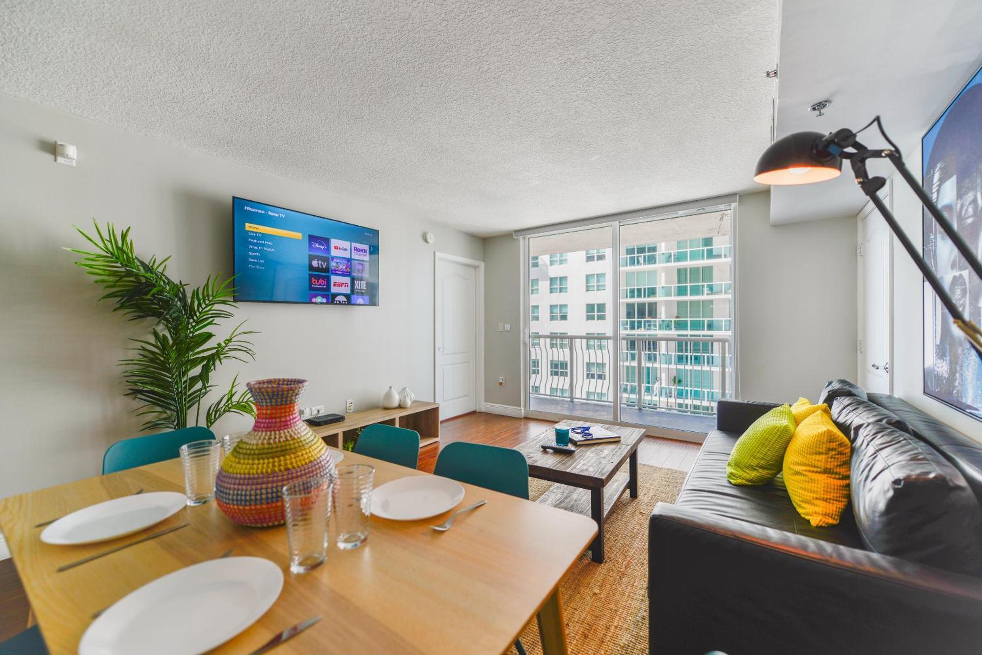 Amazing 3 Bedroom Condo At Brickell With Pool Miami Esterno foto
