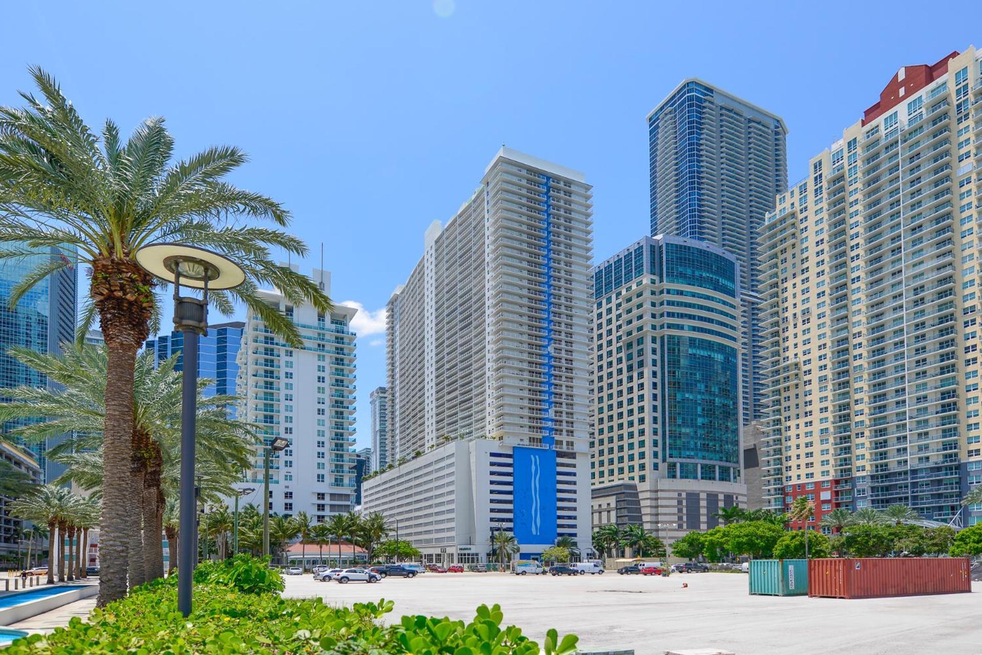 Amazing 3 Bedroom Condo At Brickell With Pool Miami Esterno foto